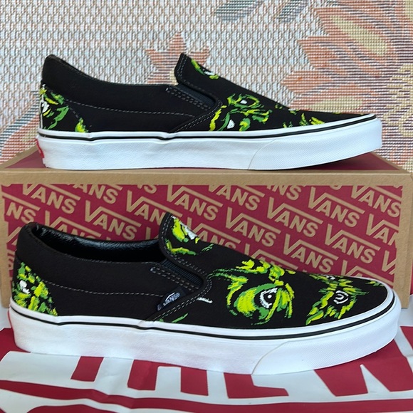 Vans Classic Slip-0n
Eyes In The Dark Black/Multi 
VINOA705DBML
Men’s sneakers - Picture 2 of 16